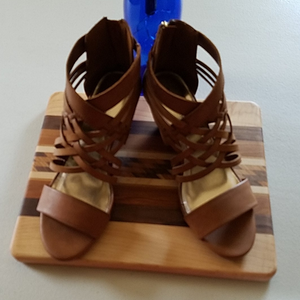 Madden Girl Sandals Size 8M - Picture 2 of 8